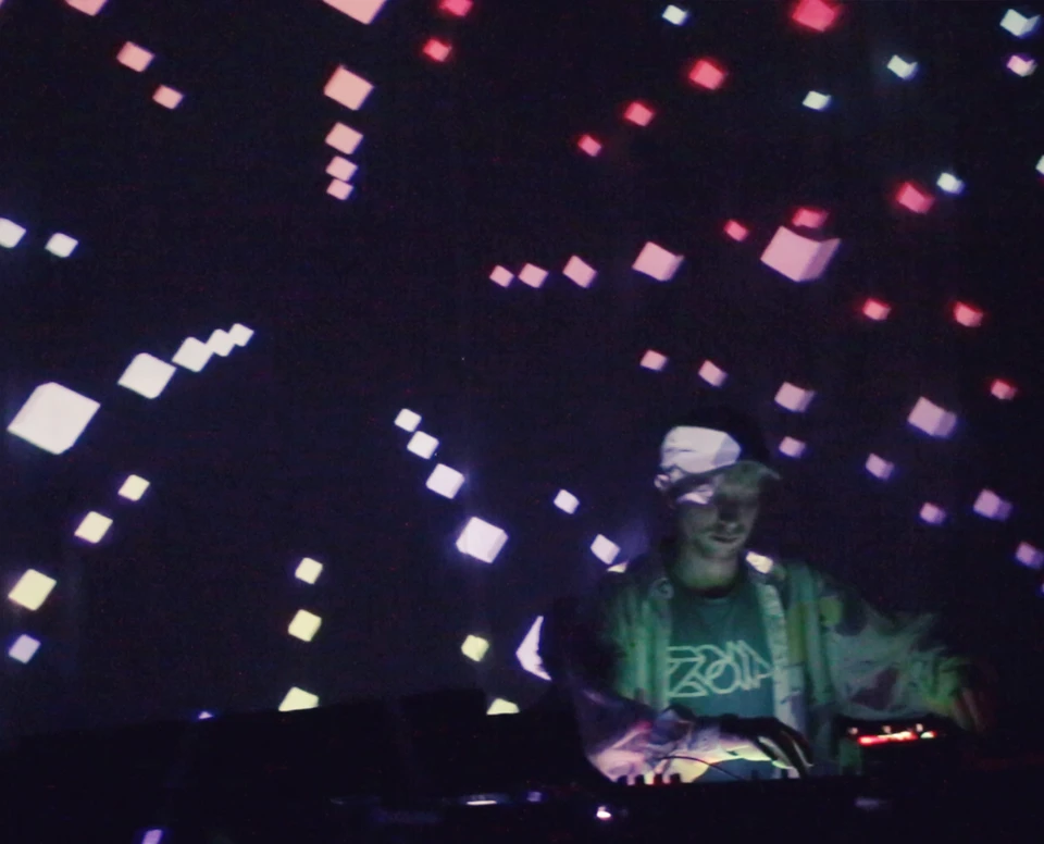 Tikoda live electronic performance